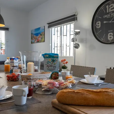 Vakantiehuis Spacious House With Huge Terrace Facing The Sea Bocacangrejo