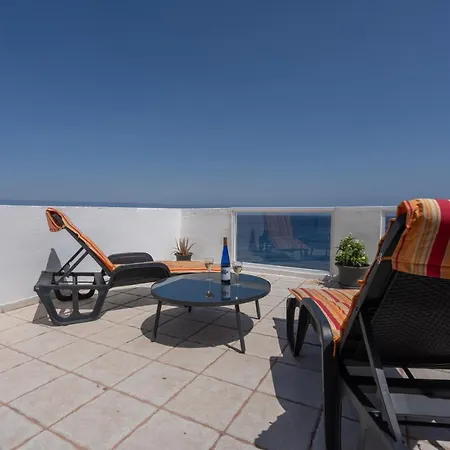 Spacious House With Huge Terrace Facing The Sea * Bocacangrejo